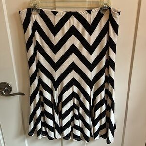 Joseph Ribkoff made in Canada Black White Chevron Tulip Skirt Elastic Waist, 10
